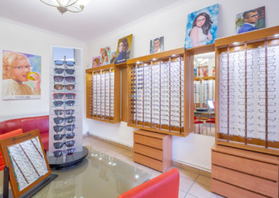 Zdjęcia wnętrz pracowni optycznej Medoptical w Sosnowcu